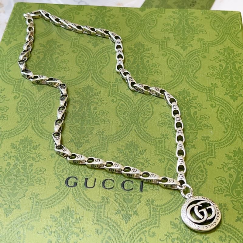 G*u*i necklaces